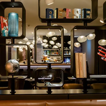 Motel One Frankfurt Airport-3